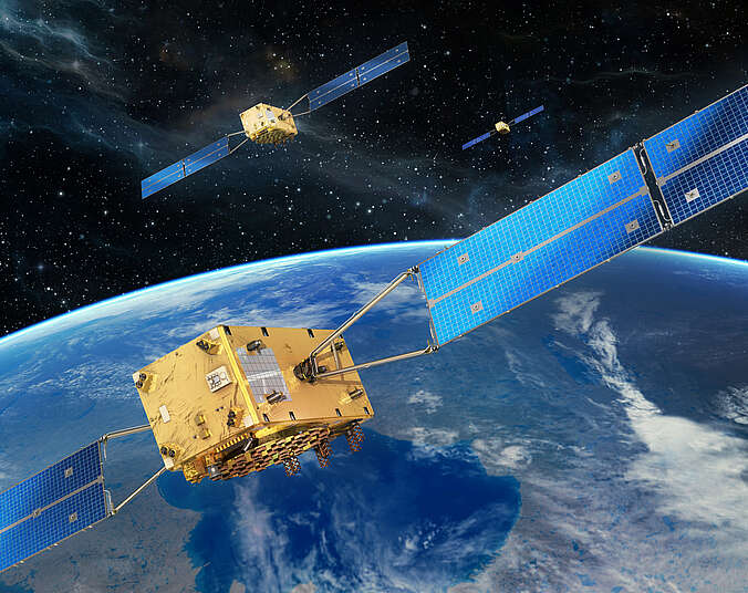 Satellitensystem Galileo umkreist die Erde.