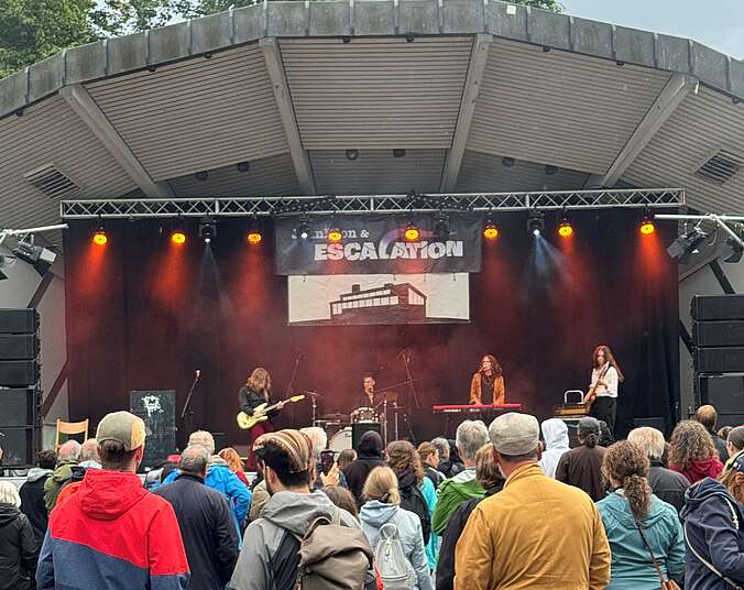 Open-Air-Konzert mit Zuschauern